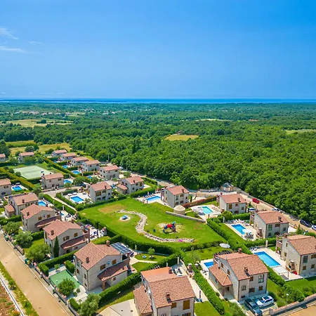Ana In Paradise * Butkovici (Istria)